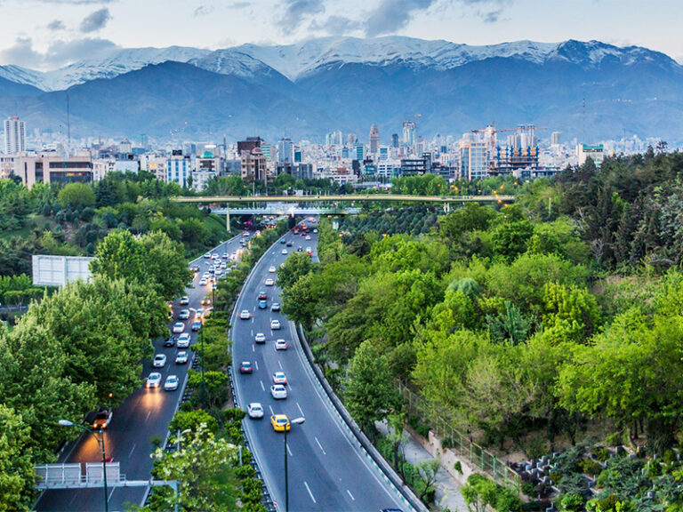 Alborz-mountain-range-in-Tehran-Iran