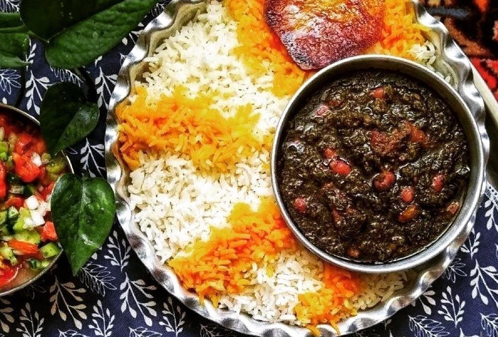 طرز تهیه قرمه سبزی - گرفتن تلخی قرمه سبزی