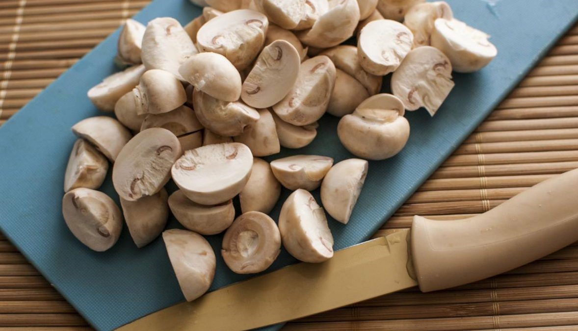 نگهداری قارچ در فریزر با آبلیمو