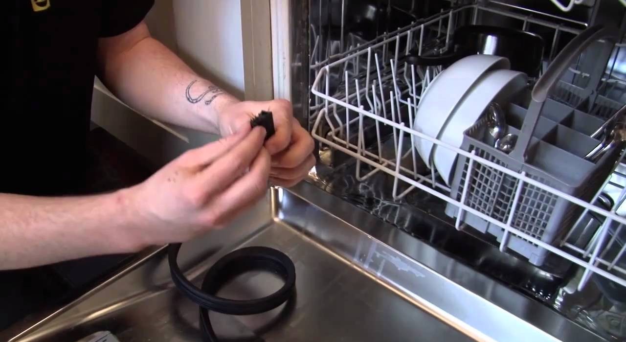 جرم گیری ماشین ظرفشویی - رفع بوی بد ماشین ظرفشویی