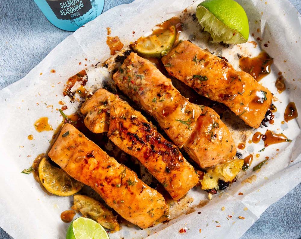 مزه دار کردن ماهی قزل آلا با تمر هندی