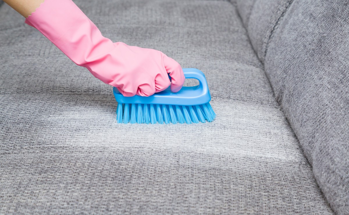 روش شستن مبل پارچه ای با سرکه