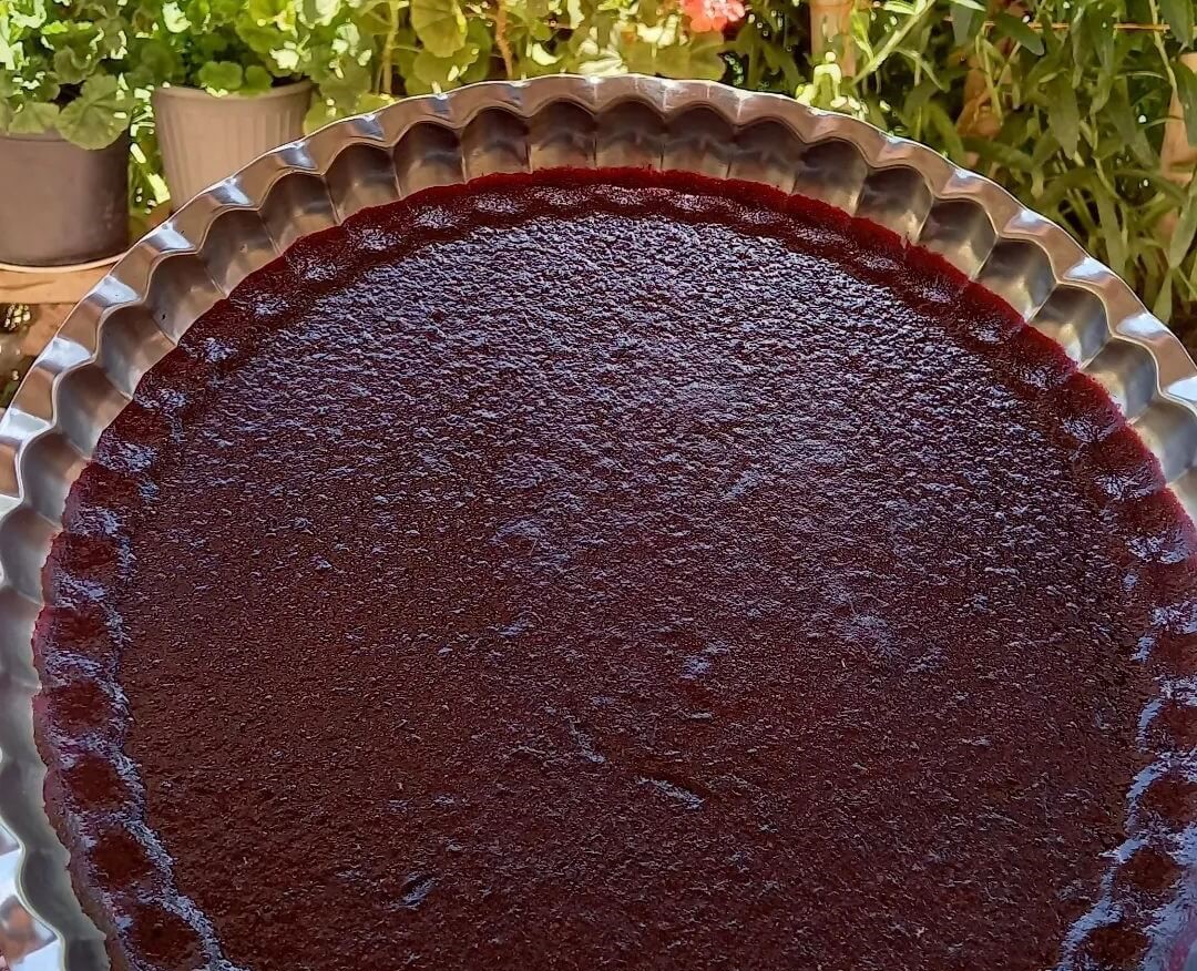 خشک کردن لواشک در آفتاب - طرز تهیه لواشک آلو سیاه
