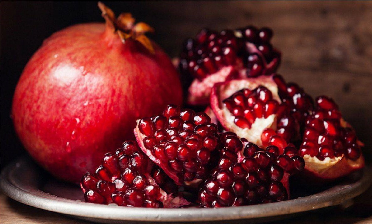 انار برای لاغری - میوه های لاغر کننده شکم