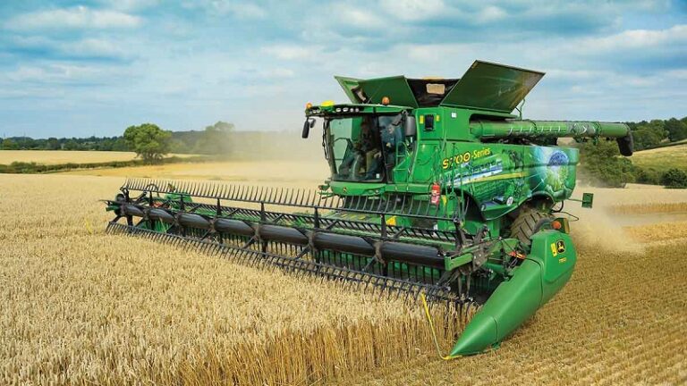 180817_p106_107_JOHN_DEERE_S700_COMBINE-99401-min