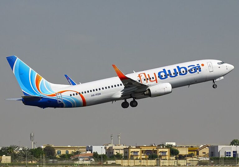 Flydubai_Boeing_737-800_(A6-FDN)