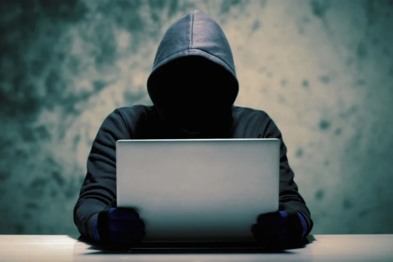 hackers-63a959978318d4958b62239e