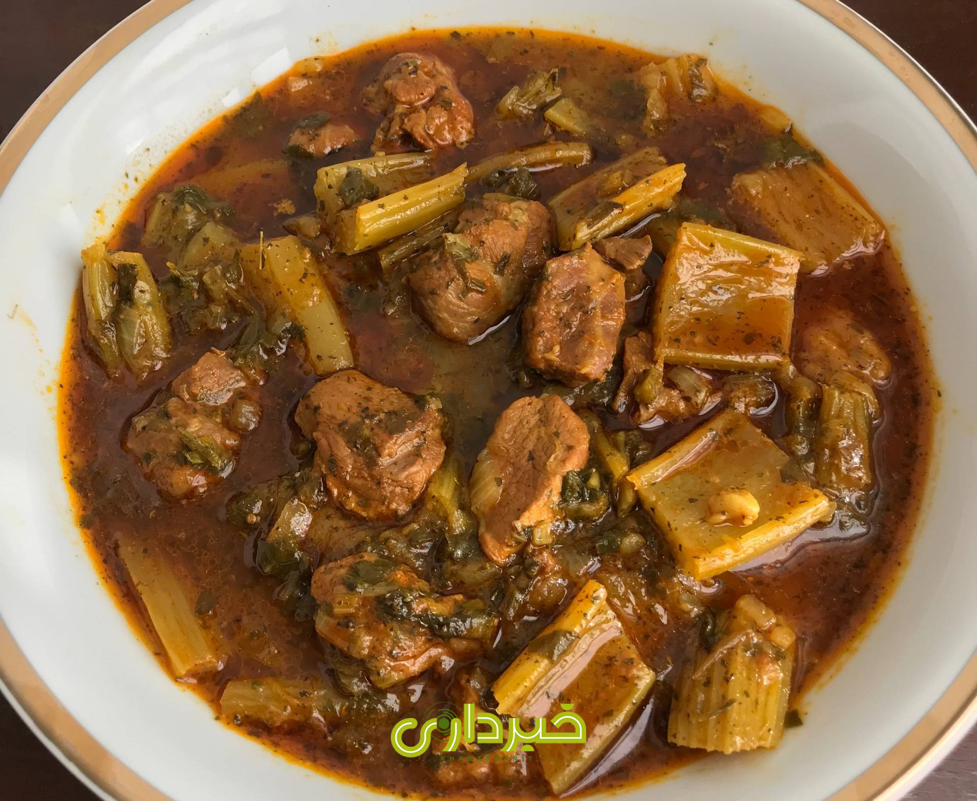 طرز تهیه خورشت کرفس با گوشت