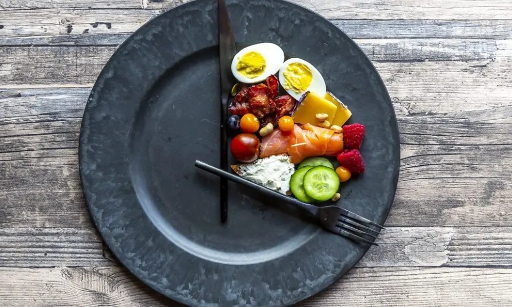 فواید رژیم فستینگ | غذایی که یک چهارم بشقاب را اشغال کرده