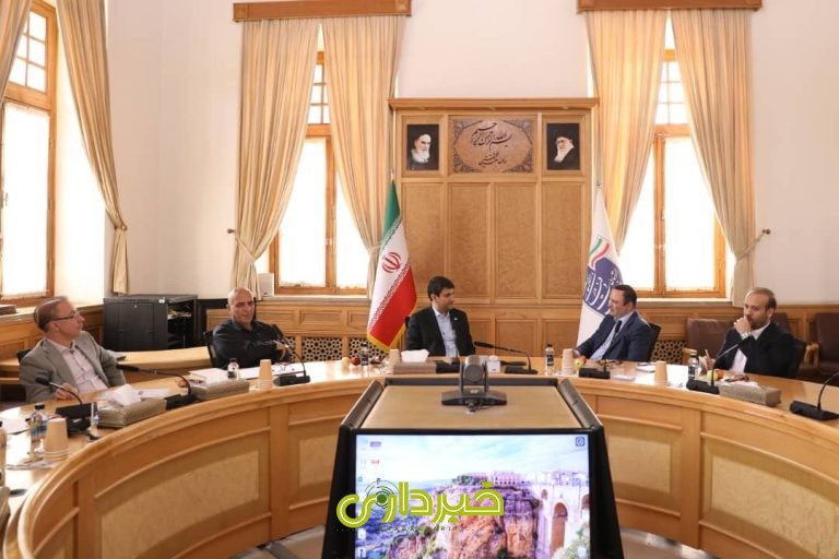 - نشست مناطق آزاد- وزیر ارتباطات