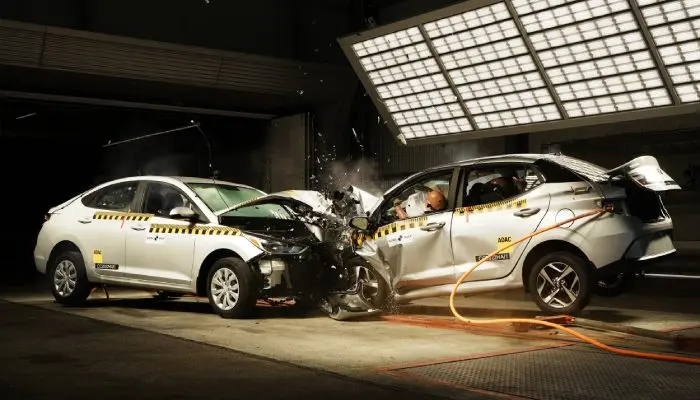 مرکز آزمون تصادف