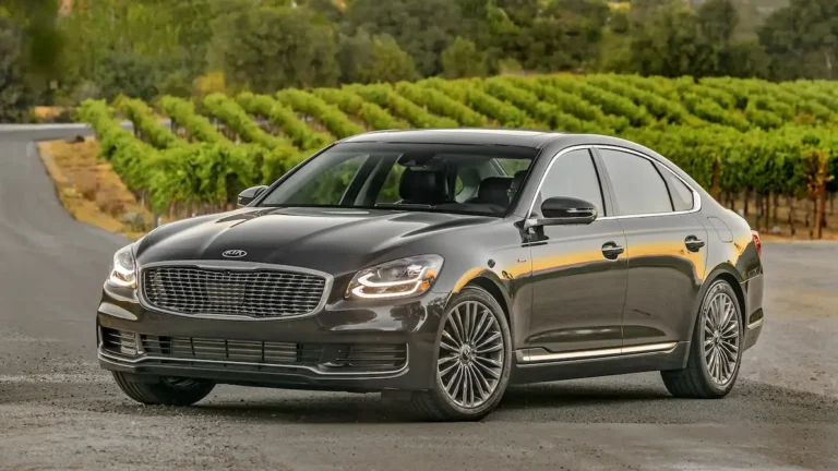 59116_2019-Kia-K900-front-three-quarter-3